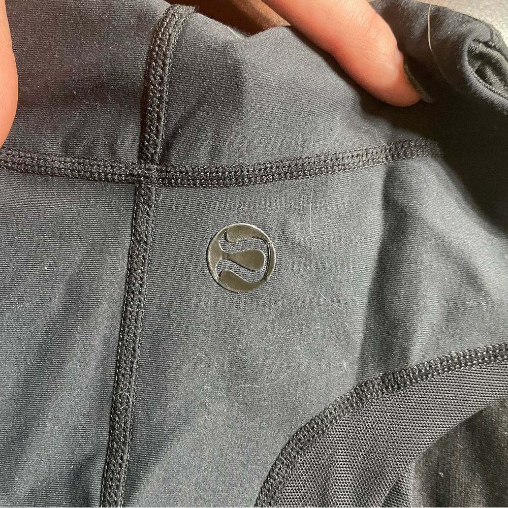 Black lululemon workout top. X small